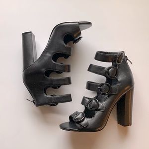 Kendall & Kylie Evie buckle block heel